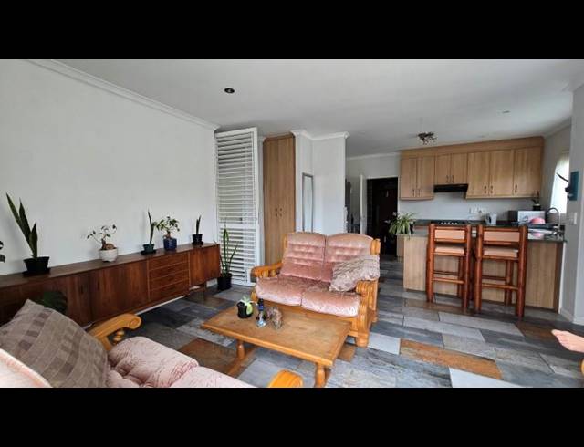 3 BEDROOM HOUSE FOR SALE IN ZONNENDAL